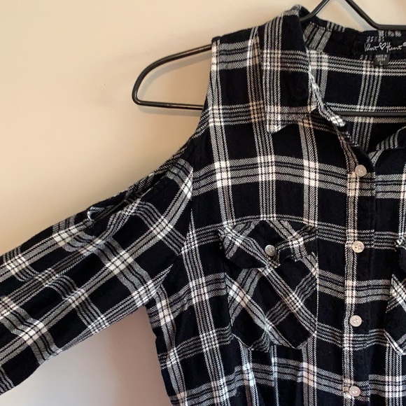 Velvet Heart shoulder Cut out Button Up - Picture 3 of 4